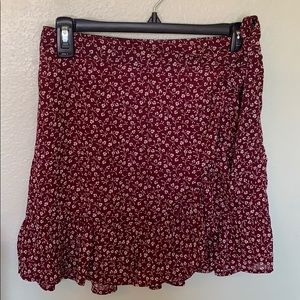 Hollister floral wrap skirt! 🤍